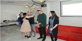 來自領導的深情擁抱 來自領導的深情擁抱